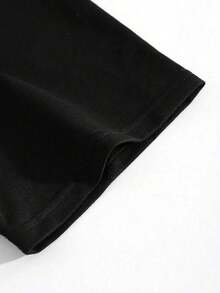 Una camiseta negra de algodón para hombre de 230g. La camiseta tiene un patrón de líneas único, de forma abstracta, estilo simple pero a la moda. Una camiseta adecuada para uso casual, deportes y combinaciones versátiles,"Note: Please wear skin-colored undergarments." - Negro 2 - Ver 2