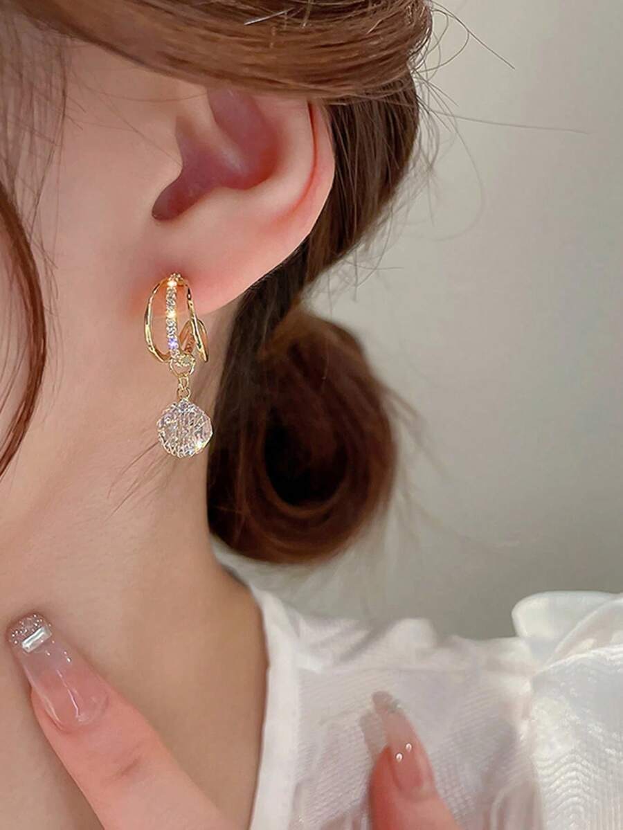 1 对时尚白色方晶锆石金色环状耳环，专为女性设计，奢华珠宝，设计精美 - 金黃色 - 查看 1