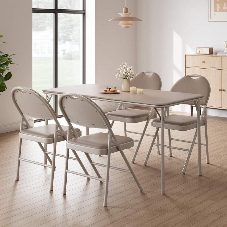 GarveeHome - Juego de 4 sillas plegables con cojín y respaldo acolchados de piel sintética, de metal, para interior y exterior, apilables, para camping, comedor, oficina y fiestas, color beige - Beis - Ver 1