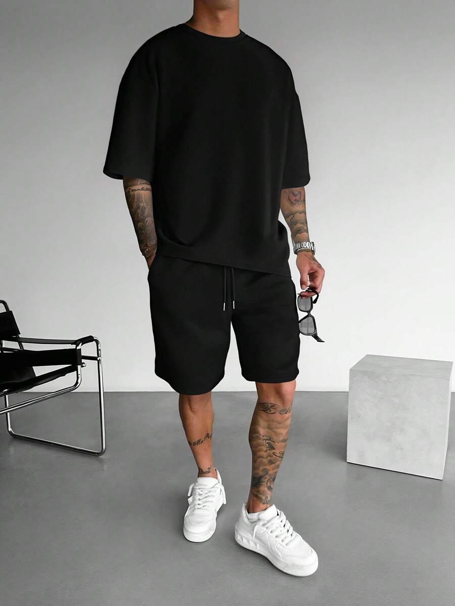 2 件套男士休闲夏季运动纯色圆领短袖 T 恤和短裤，舒适服装