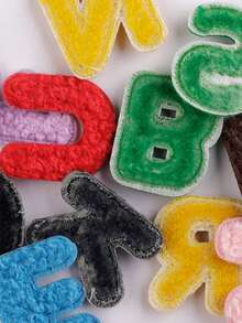 26 قطعة رقع قماش مطرزة بحروف الأبجدية A-Z متعددة الألوان، تطريز متعدد الاستخدامات من البوليستر للكي/الخياطة، مناسبة للأعمال اليدوية على الملابس والحقائب والأحذية والستائر والقبعات وإكسسوارات ديكور المنزل