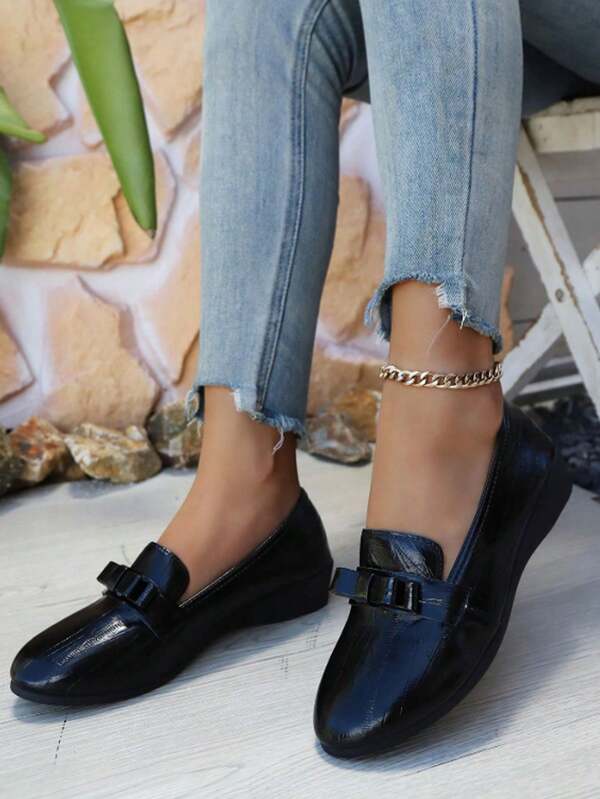 Mocasines negros para mujer, nuevos para primavera/otoño 2025, zapatos casuales cómodos de slip-on, adecuados para uso diario, tallas grandes del 36 al 43