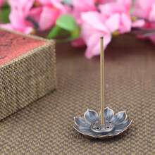 6-Loch Lotus Räucherstäbchenhalter, Legierungs-Zen-Stil Räucherstäbchenständer, Mehrfach-Loch Räucherstäbchenhalter, buddhistischer Meditationsräucherbrenner, Zen-Artikel für Wohndekoration, lotusförmiger Räucherbrenner, buddhistische Zen-Zubehör, kreatives Räucherkunstgeschenk, Xiyun