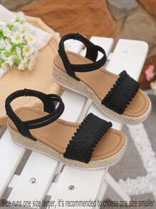 1 Par de sandalias con suela gruesa y negras, adecuadas para adolescentes y mujeres jóvenes (corren 1 talla grande), estilo bohemio retro para niños, sandalias de paja trenzada de verano, apropiadas para vacaciones y uso diario