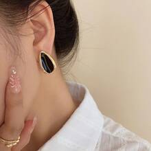 1 Cặp bông tai kim loại hình học tối giản màu đỏ dành cho nữ, đa năng cho trang phục thường ngày, đi làm, dạ hội - Màu Đỏ Sâu - Xem 12