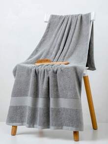 1件套毛巾套装，包含1条灰色极简轻薄浴巾（70*140厘米）、1条小号面巾/手巾（34*74厘米）和1条方形手帕（34*34厘米）。速干、吸水、柔软，适用于浴室、厨房、旅行、礼品、健身房、海滩、酒店、沙龙、户外等场合。适用于美容沙龙、酒店运动、家居必需品、毛巾、护肤等场合的浴巾 - 灰色 - 查看 2