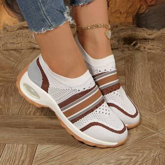 透气舒适的青少年女孩休闲运动鞋，适合室内和室外穿着