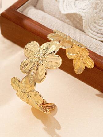 1pc Fashionable Gold-Plated Rose Shaped Bracelet, Combining Oriental Rose Element And Western Style To Create An Exotic Vibe, Suitable For Party, Gift-Giving, Daily Wear, Stunning Appearance!