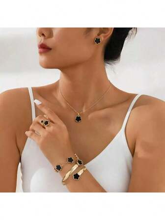 5pcs/Set Fashionable Lucky Flower Bracelet, Necklace, Earrings, Ring Jewelry Set, Suitable For Daily Wear And Gift, Gold Plated Surface, Won't Fade When Worn Normally Without Water Contact