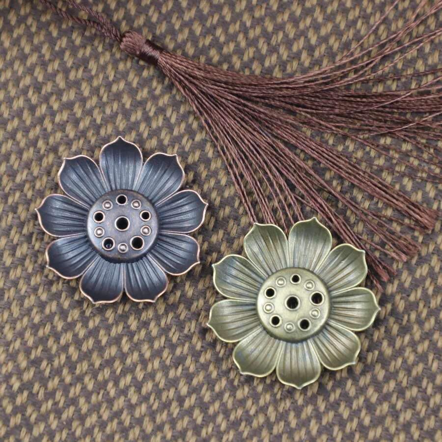 6-Loch Lotus Räucherstäbchenhalter, Legierungs-Zen-Stil Räucherstäbchenständer, Mehrfach-Loch Räucherstäbchenhalter, buddhistischer Meditationsräucherbrenner, Zen-Artikel für Wohndekoration, lotusförmiger Räucherbrenner, buddhistische Zen-Zubehör, kreatives Räucherkunstgeschenk, Xiyun