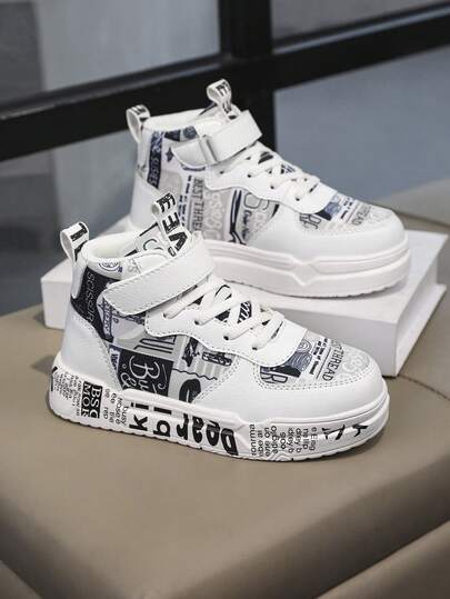 儿童时尚休闲运动鞋，涂鸦设计，舒适柔软的鞋底，钩环闭合设计，前卫字母滑板鞋