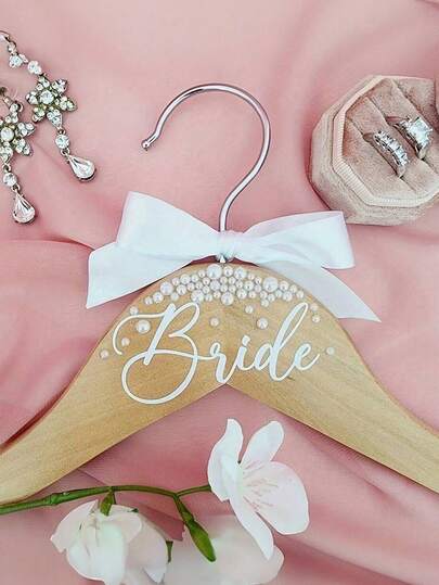 1pc Bride Printed Pearl Hanger, Wooden Wedding Decor, Bridal Party Accessory, Wedding Room Decor, Bride-To-Be & Bridesmaid Gift, Artificial Wood, No Power Required