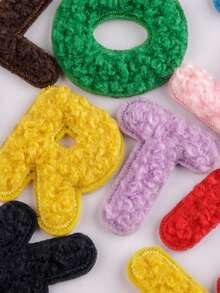 26 قطعة رقع قماش مطرزة بحروف الأبجدية A-Z متعددة الألوان، تطريز متعدد الاستخدامات من البوليستر للكي/الخياطة، مناسبة للأعمال اليدوية على الملابس والحقائب والأحذية والستائر والقبعات وإكسسوارات ديكور المنزل