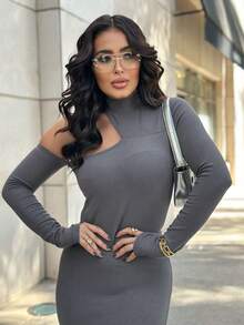 Premium Ribbed Long Dress With Open Shoulder And Long Sleeves - Màu xám đen - Xem 2