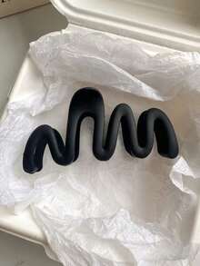 4 piezas/1 pieza Pinzas para el cabello de mujer grandes de 10,8 cm/4,25 pulgadas de plástico ligero de color negro, ámbar, marrón y gris ondulado. Accesorios de moda versátiles, elegantes y minimalistas de alta gama de unicolor degradado, adecuados para uso diario, casual, fiesta, viaje, playa, moño, cola de caballo, lavado de cara, maquillaje. Accesorios de moda para el cabello, accesorios de otoño, accesorios de invierno para outfits de vacaciones de mujer. - Multicolor - Ver 19