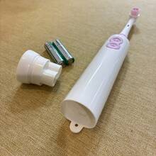 Cepillo de dientes eléctrico giratorio con 4 cabezales de cepillo, incluye 2 baterías AAA, cepillo de dientes eléctrico con batería de limpieza inteligente, cerdas suaves