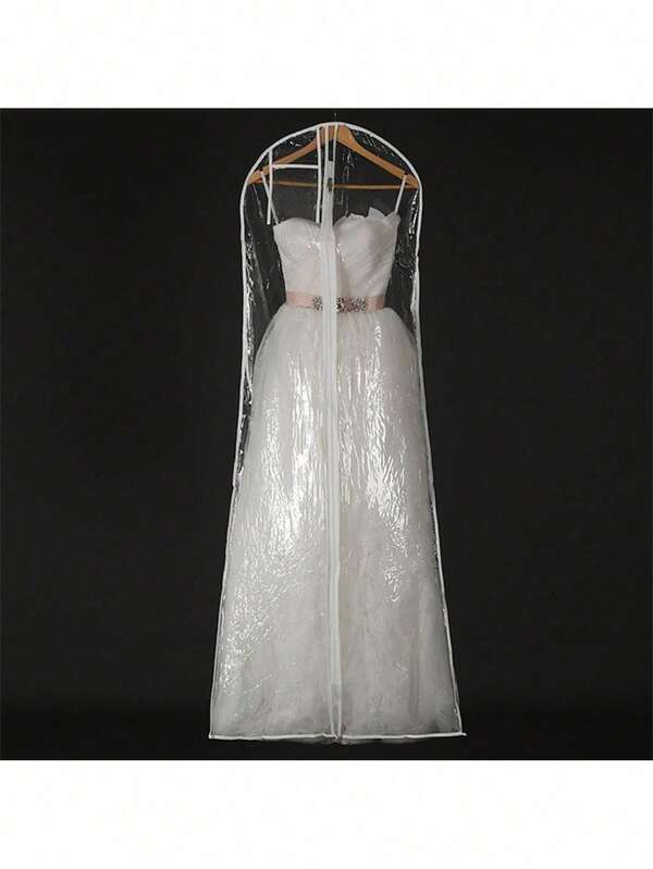 Bolsa de polvo transparente con cola agrandada y alargada para la protección del vestido de novia, ideal para almacenar y preservar sus vestidos preciados, perfecta para duchas nupciales, fiestas de compromiso y ocasiones especiales, diseño duradero y ligero que garantiza la máxima , mantiene los vestidos libres de polvo y frescos, accesorio esencial para cada novia, regalo perfecto para los recién casados, solución de almacenamiento elegante y funcional para toda su ropa formal, ideal para viajes y almacenamiento a largo plazo, uso versátil para vestidos de noche, vestidos de graduación y talla grande, eleve su experiencia de boda con esta funda de polvo imprescindible.