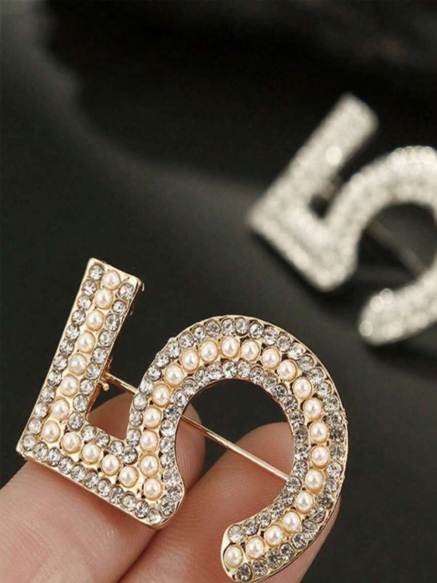 1pc Vintage Women's New Faux Pearl Letter Brooch, High-End Rhinestone Number 5 Brooch Pin For Dress,Accessories,Beach Towel