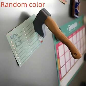 1 pieza Hacha de lanzamiento divertida con imán de hoja - Decoración de cocina magnética fuerte con diseño de lista de compras extravagante - Cabeza de hacha negra y punta roja - Imán de nevera de resina, adecuado para el hogar, la oficina, regalos (Halloween, Navidad, Acción de Gracias) - Decoración de baño única - Regalo de inauguración de la casa divertido, suministros de oficina, estilo distintivo, construcción resistente, imán único, gran regalo