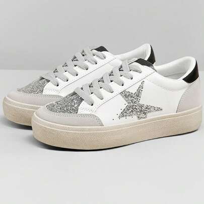 Flipark 1 Đôi giày thể thao buộc dây phong cách cổ điển dành cho nữ, buộc dây phía trước với họa tiết ngôi sao lấp lánh màu bạc, giày da cổ thấp thường ngày