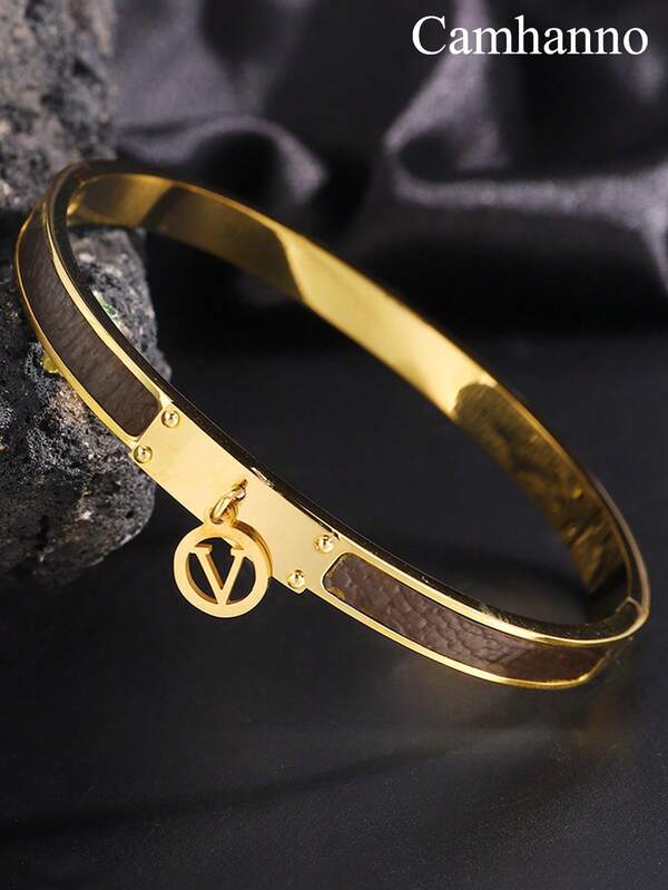 Camhanno 1 Stück luxuriöser und modischer Armband-Anhänger aus Edelstahl und Leder mit V-förmigem Design, dezenter Luxus, führend in, geeignet für den täglichen Gebrauch von Frauen, Lässig/Party/Feiertags-Geschenke/Valentinstags-Geschenke