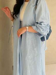 这款优雅经典的极简主义抽绳袖口女式睡袍散发着高贵典雅的气息，适合所有季节和各种文化活动。 - 淺藍色 - 查看 2