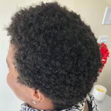 4 英寸精灵短发非洲卷发假发 180% 密度巴西雷米真人发无胶杰瑞卷发造型带玫瑰网帽自然造型适合所有种族 - 黑色 - 查看 5