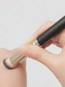 3 pezzi Set di pennelli professionali per trucco: pennello per fondotinta, pennello per correttore sotto gli occhi, pennello piatto obliquo Kabuki per il naso e il contouring, adatti per stendere correttore, cipria, creme e liquidi. Pennello per correttore dalla testa rotonda, con setole morbide e spesse per una copertura completa.