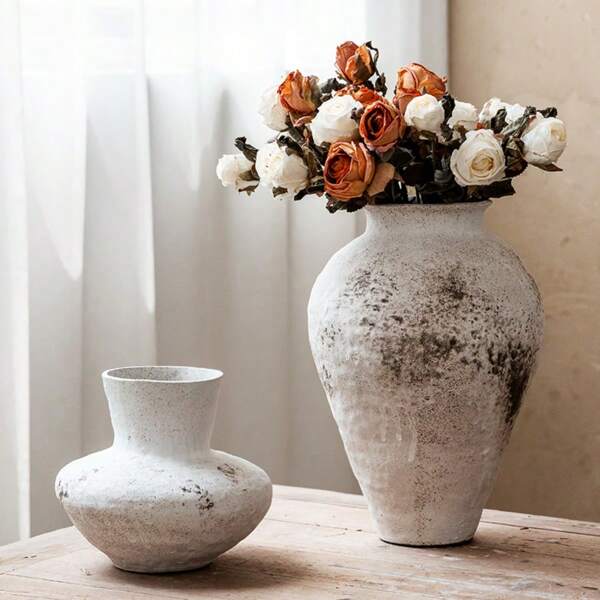 Jarrón cerámico vintage estilo granja - Blanco mate/Marrón grisáceo, Decoración para sala de estar y mesa de comedor, Soporte duradero para flores de cerámica, Regalo de inauguración de casa, Diseño cilíndrico, Artesanía en arcilla de alta calidad, Acabado desgastado Decoración del hogar Decoración de la habitación Jarrón de flores Jarrón de vidrio