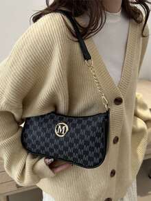 3 Colors Available Minimalist French Crescent Bag, High-Quality Niche Exquisite Crossbody Bag, Niche Letter Print Women's Handbag, M-Shaped Metal Decor, Adjustable Leather Strap, Lightweight Versatile Fashion Shoulder/Underarm Bag For Outing, Shopping, Commuting - Multicolor - View 10