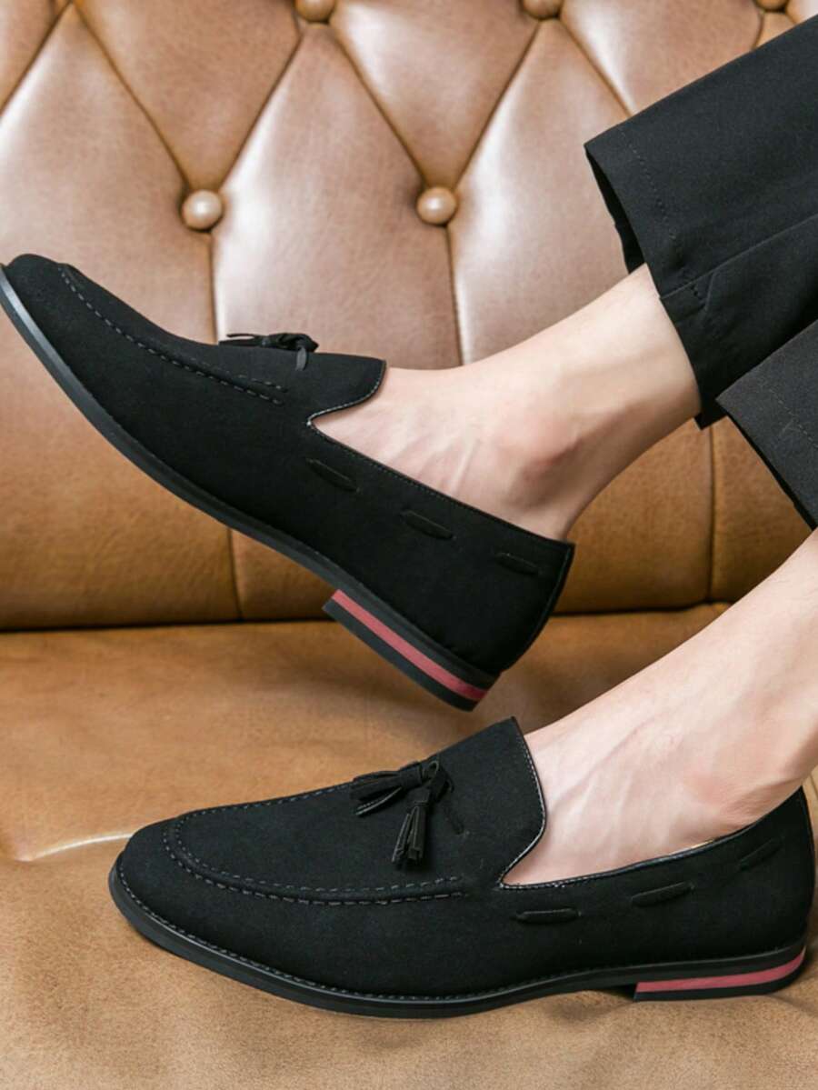 New Fashionable Vintage Men's Slip-On Penny Loafers, Gentleman's Leather Dress Shoes, Moccasins, Comfortable Slip-On Shoes, Breathable Soft-Sole Driving Shoes, Business Formal Men's Leather Shoes, Daily Commute Shoes, Elegant Round Toe Solid Color Leather Dress Shoes, Casual Suit-Matching Men's Leisure Shoes. Suitable For Middle-Aged, Young People