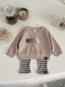 2 Stücke/Set Baby Jungen Lässig Pullover mit bestickten Buchstaben Rundhalsausschnitt Langarm und gestreifte Hose Set, Frühling/Herbst