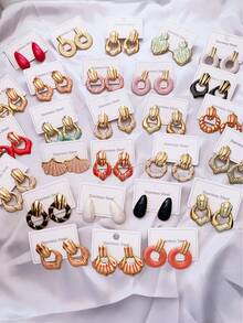 18 Artikel - Edelstahl Ohrringe, asymmetrische Multi-Element Ohrstecker, verblassen nicht leicht, geeignet für den täglichen Damenbedarf und als Geschenke.