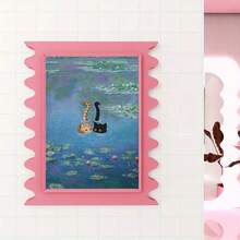 莫奈睡莲场景中的奇特橙色和黑色猫帆布艺术印刷品 - 鲜艳的蓝色和绿色，无框墙面装饰，适合客厅、卧室、厨房、办公室或咖啡厅 - 完美的情人节礼物，客厅艺术品 | 莫奈风格艺术 | 鲜艳的色彩艺术，猫咪装饰 - 彩色 - 查看 7