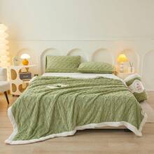 2-Ply Taffeta Sherpa Reversible Blanket, Warm Blanket Suitable For Sofa, Bedroom, Living Room, Multi-Purpose - Olive Green - View 4