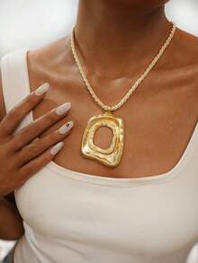 1pc Matte Gold Color Asymmetrical Hollow Square Shape Pendant Chunky Necklace Suitable For Women's Daily Wear - Gold - View 3