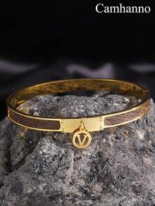 1PC Luxurious And Fashionable Stainless Steel Leather V-Letter Pendant Bracelet, Low-Key Luxury, Leading The , Suitable For Women's Daily Wear, Casual/Party/Holiday Gifts/Valentine's Day Gifts