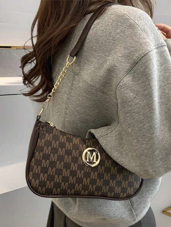 3 Farben erhältlich, minimalistischer französischer Halbmond Tasche, hochwertige exklusive Umhängetasche, exklusive Damen Handtasche mit Buchstabendruck, M-förmige Metallverzierung, verstellbarer Lederriemen, leichte vielseitige Mode Schulter-/Unterarmtasche für Ausflüge, Einkaufen, Pendeln