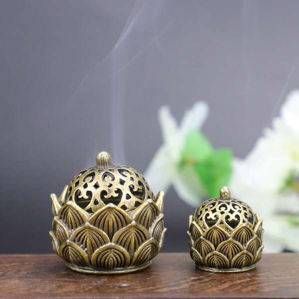 [Große & kleine Größe verfügbar] Cut Out Lotus Räucherstäbchenhalter, Legierung Räucherstäbchenhalter, Zen Cut Out Räucherstäbchenhalter, Buddhistisches Altar Meditationszubehör, Raumduft Dekoration, Kreativer orientalischer Räucherstäbchenhalter, Meditationsräucherzubehör, Xiyun