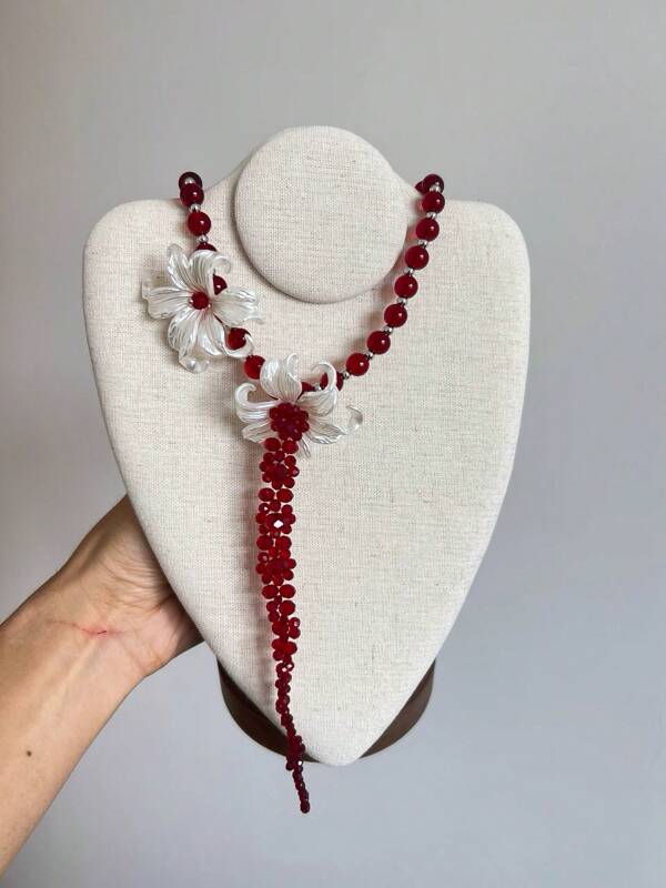 1pc Halloween Decor Pigeon Blood Red Beaded Iris Flower Long Necklace, Women Pendant Necklace