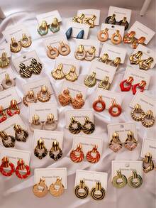 18 Artikel - Edelstahl Ohrringe, asymmetrische Multi-Element Ohrstecker, verblassen nicht leicht, geeignet für den täglichen Damenbedarf und als Geschenke.