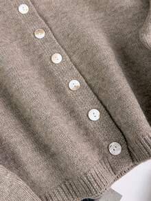 Vivid Style 女士卷边下摆圆领贝壳扭结纽扣长袖针织开衫，短款宽松舒适纯色毛衣，复古风格，适合圣诞节、新年等场合穿着。 - 棕色 - 查看 9