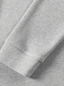 男士亨利领华夫格针织套头衫，亨利领设计，针织面料，透气轻盈，适合春季穿着，纽扣设计，适合日常出行、春季度假穿着，尽显老钱风范。 - 灰色 - 查看 8