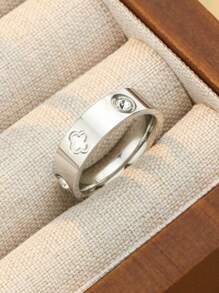 1枚18K镀金闪亮方形钻石戒指，不锈钢材质，防水防褪色，适合日常佩戴、派对、母亲节礼物