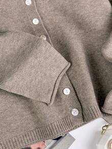 Vivid Style 女士卷边下摆圆领贝壳扭结纽扣长袖针织开衫，短款宽松舒适纯色毛衣，复古风格，适合圣诞节、新年等场合穿着。 - 棕色 - 查看 10