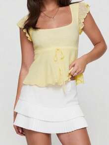 Womens Lace Ruffled Crop Tops Y2k Square Neck Flying Sleeve Babydoll Tank Top Tie Front Flared Hem Boho Blouse - 淺黃 - 查看 2