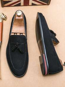 New Fashionable Vintage Men's Slip-On Penny Loafers, Gentleman's Leather Dress Shoes, Moccasins, Comfortable Slip-On Shoes, Breathable Soft-Sole Driving Shoes, Business Formal Men's Leather Shoes, Daily Commute Shoes, Elegant Round Toe Solid Color Leather Dress Shoes, Casual Suit-Matching Men's Leisure Shoes. Suitable For Middle-Aged, Young People