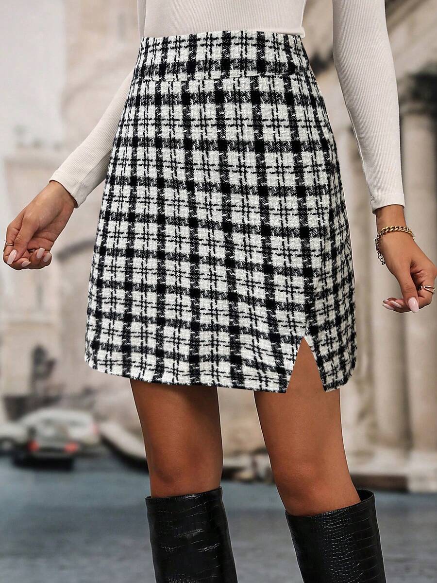 Gerade kurzer Rock für Frauen mit Karomuster, Schlitzdetail am Saum, Reißverschluss, lässiger eleganter Webstoff-Stil - Schwarz und Weiss - Übersicht 1