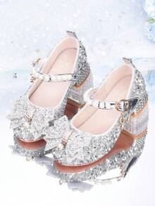 Zapatos de princesa para niñas, bailarinas de moda versátiles para niños, zapatos de pasarela de color plateado para actuaciones, zapatos de tacón alto con decoración de lazo para niñas pequeñas, zapatos brillantes con cristales