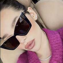 A Pair Of Cat-Eye Metal-Rimmed Fashionable And Individual Glasses For Women, Made Of PC Material For Decoration, Exudes A High-End Feel And Is  For Taking Street Photos And Checking In - 黑色 - 查看 6